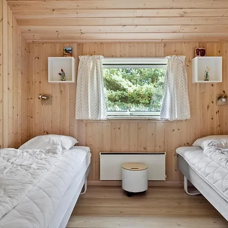 In Vaeggerlose With Sauna 度假居 *